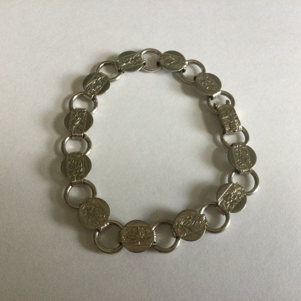 Silver Sarah Coventry Etched Circle Bracelet